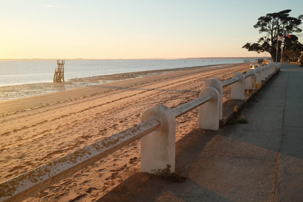 randonnée et promenade au bord de la mer sur l'île d'Oléron